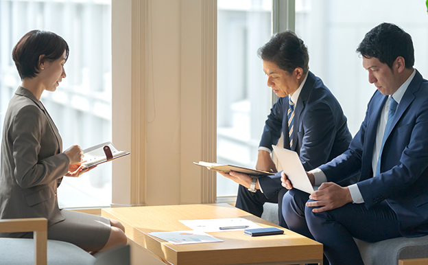 運送、建築、サービス業など、様々な業種のお客様と長くお付き合いしてきた経験値で、潜在リスクを見える化し、ビジネスをサポートします。
